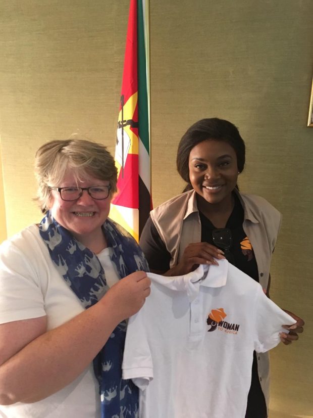 An image of UK Environment Minister, Thérèse Coffey and Mozambican singer, Lizha James holding a ‘Women to Africa’ t-shirt.