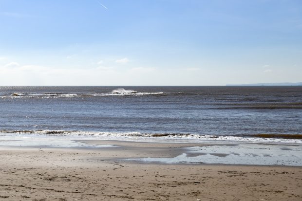 The-seashore-in-spring-at-Exmouth-in-Devon-England.-GettyImages-1060933...-2-620x413.jpg