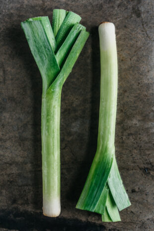 Picture of Welsh leeks grown by Puffin Produce.